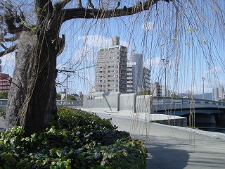 鶴見橋東詰