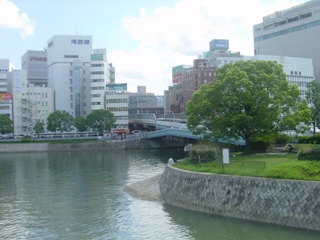 京橋川・猿猴川分流点