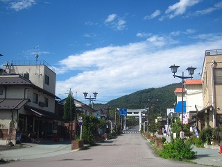 長瀞駅前の商店街