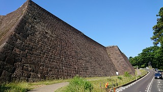 仙台城本丸下の石垣