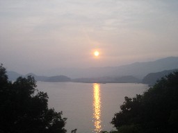 片島から望む夕日