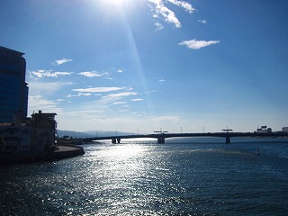 松江大橋から宍道湖大橋を望む