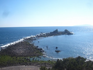 真鶴岬と伊豆大島を望む風景