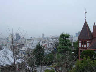 神戸北野の遠景と風見鶏の館