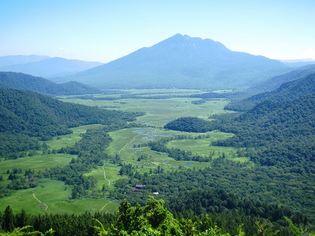 至仏山登山道から望む尾瀬ケ原