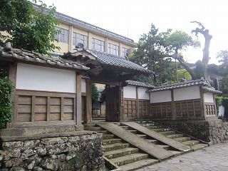 御假屋門