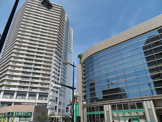 越谷駅東口の風景