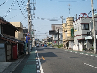 咬