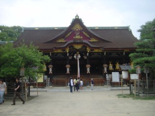 kV{