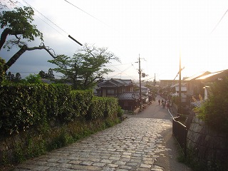夕日に輝く町並み