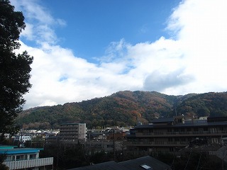 東山を望む