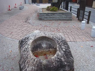 百々橋礎石