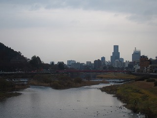 広瀬橋から中心市街地を望む