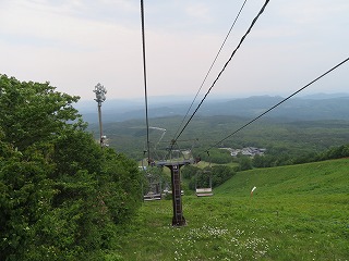 スキー場のリフトからの風景