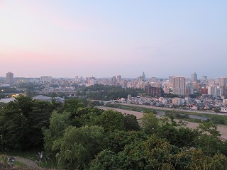 青葉城址から見た仙台市街地の夕景