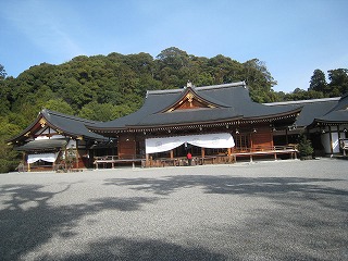 大神神社拝殿