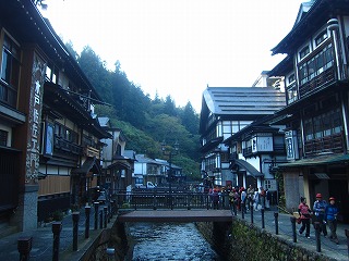 銀山温泉・晩秋の風景
