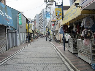 横須賀・ドブ板通り商店街