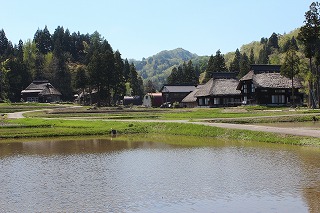 荻ノ島環状かやぶき集落の景観