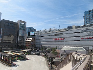 東京・錦糸町駅前の風景