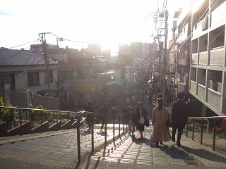 夕やけだんだん、仲春の夕刻の風景