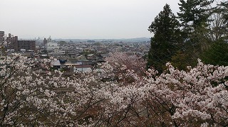 松阪城跡から眺める松阪市街地の風景
