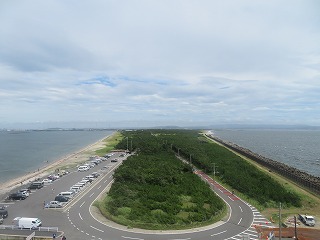 富津岬、初夏の曇天の風景