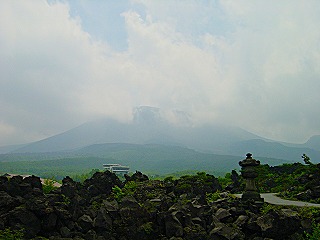 鬼押出しから浅間山を望む風景
