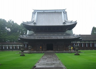 瑞龍寺、仏殿の風景