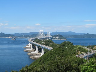 淡路島、大鳴門橋を望む風景