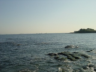 初冬の燈明崎の風景