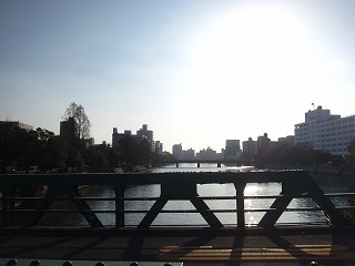 本川橋より本川を望む風景