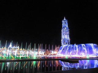 ハウステンボス、噴水にライトアップされた風景